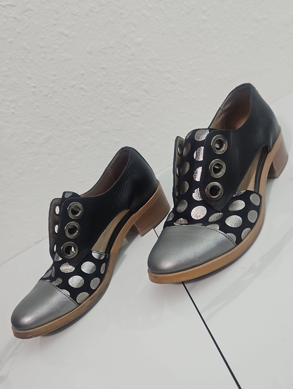 UNITYINDIVERSITY Valley Leather Polka Dot Oxford Shoes EU 37